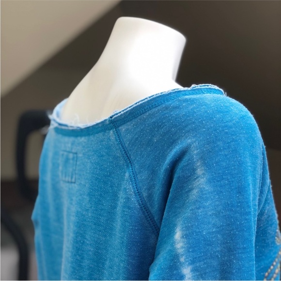 Guess Blue Loose Shoulder Top - Picture 3 of 3